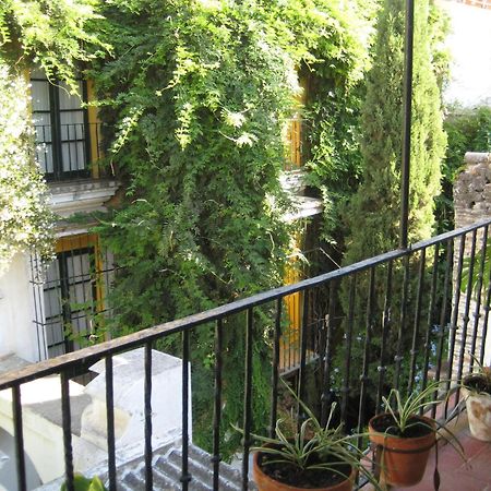 Pension Bienvenido Seville Exterior photo