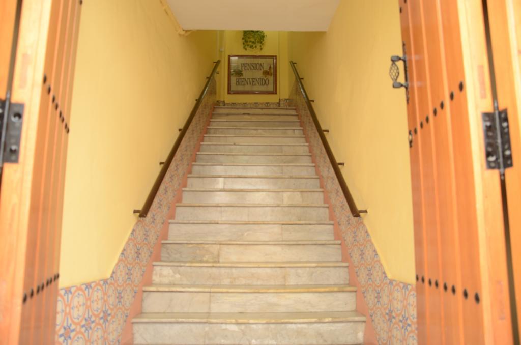 Pension Bienvenido Seville Exterior photo