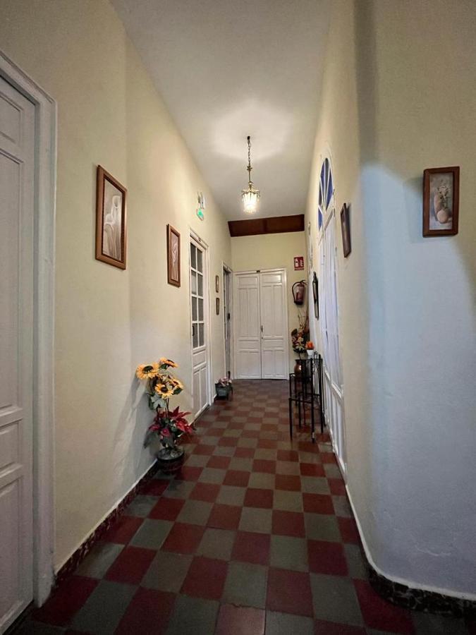 Pension Bienvenido Seville Exterior photo