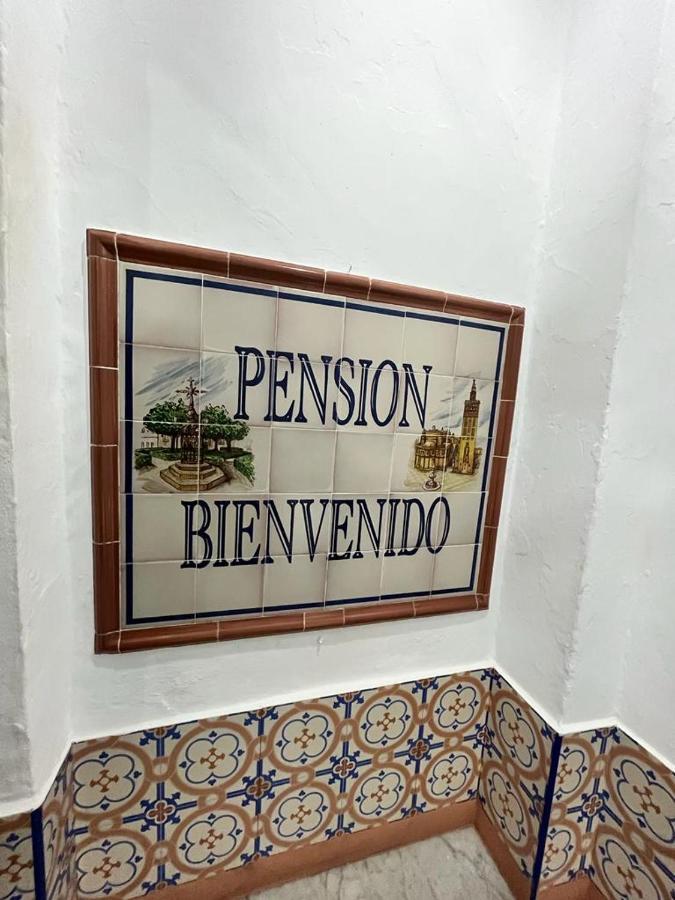 Pension Bienvenido Seville Exterior photo