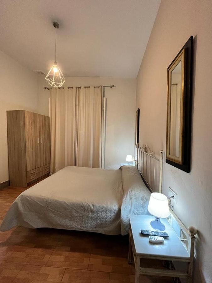 Pension Bienvenido Seville Exterior photo