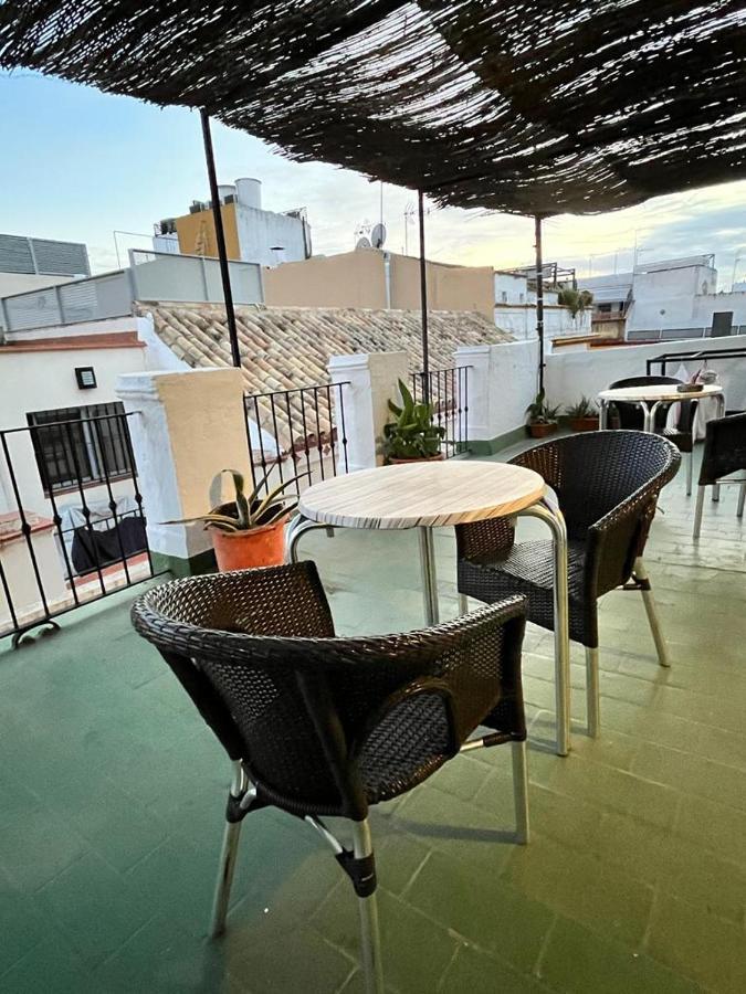 Pension Bienvenido Seville Exterior photo