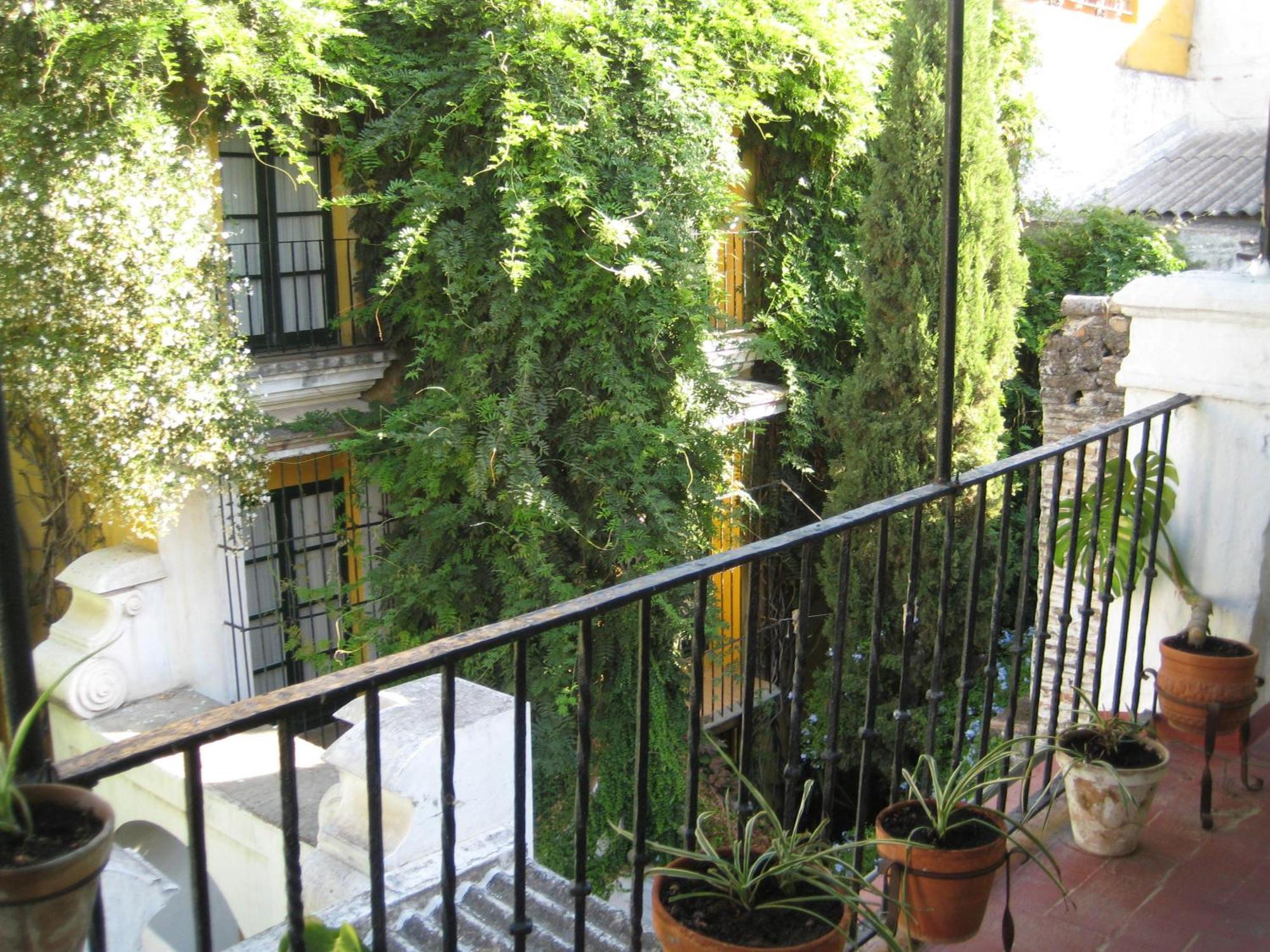Pension Bienvenido Seville Exterior photo