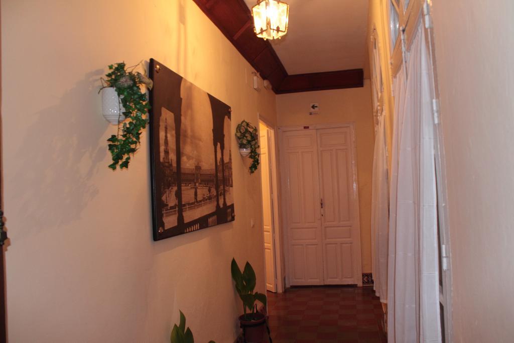 Pension Bienvenido Seville Exterior photo