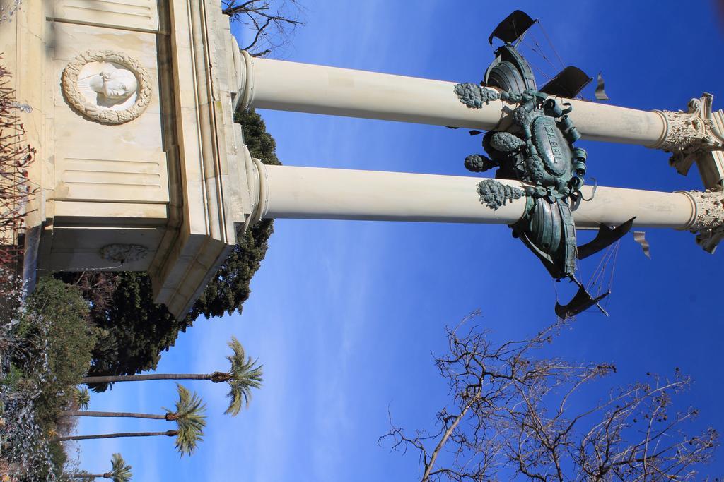 Pension Bienvenido Seville Exterior photo