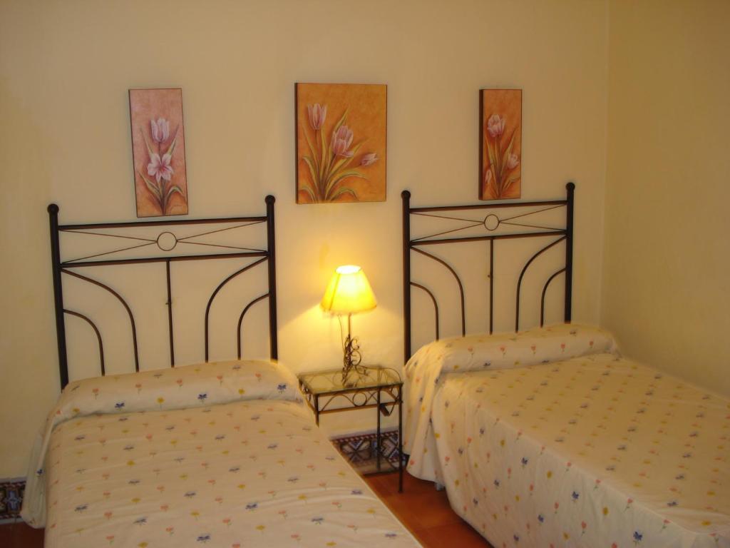Pension Bienvenido Seville Exterior photo